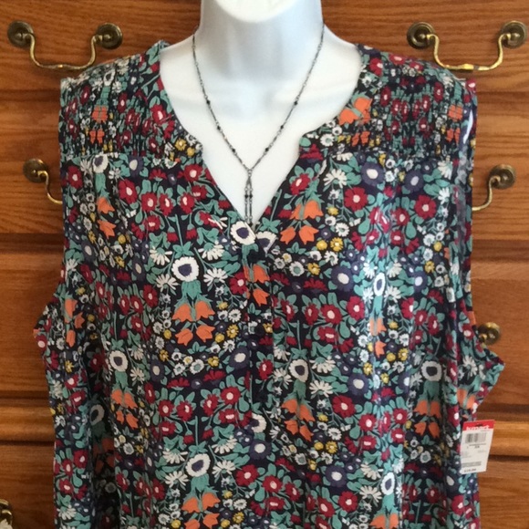 Basic Editions Tops - Basic Editions Floral Top NWT